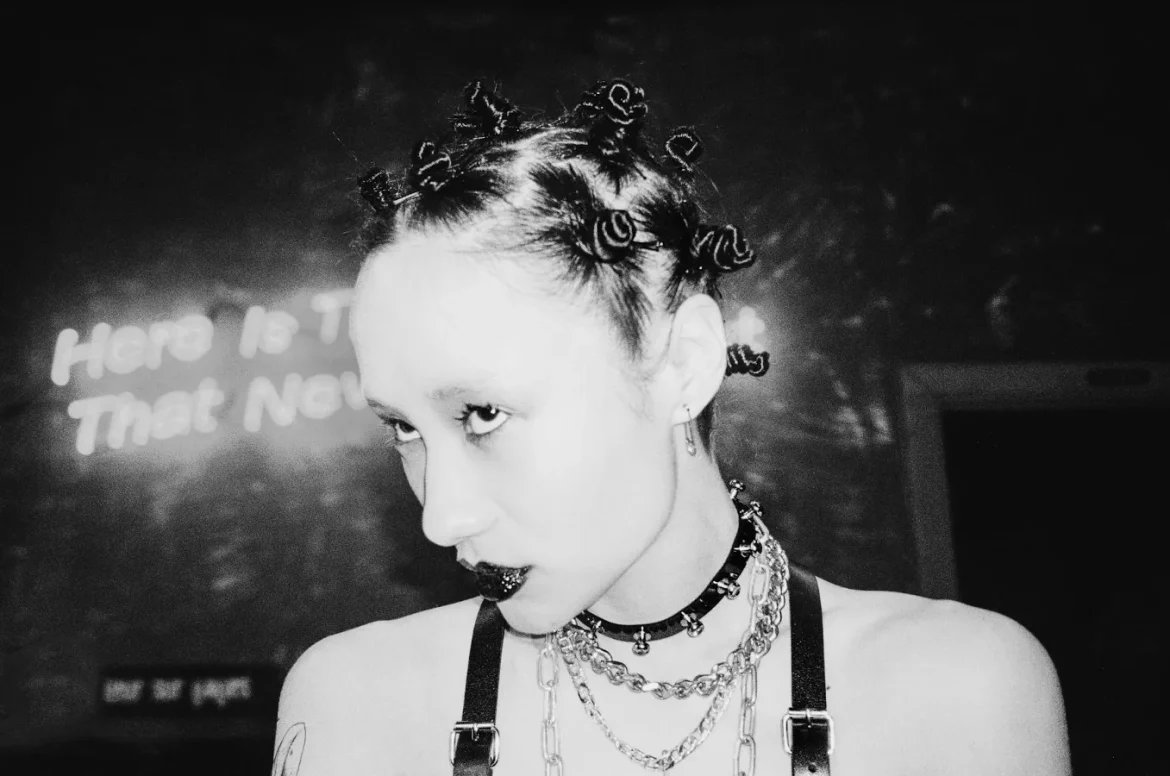 Choker and Necklace: How to Choose - choker and necklace