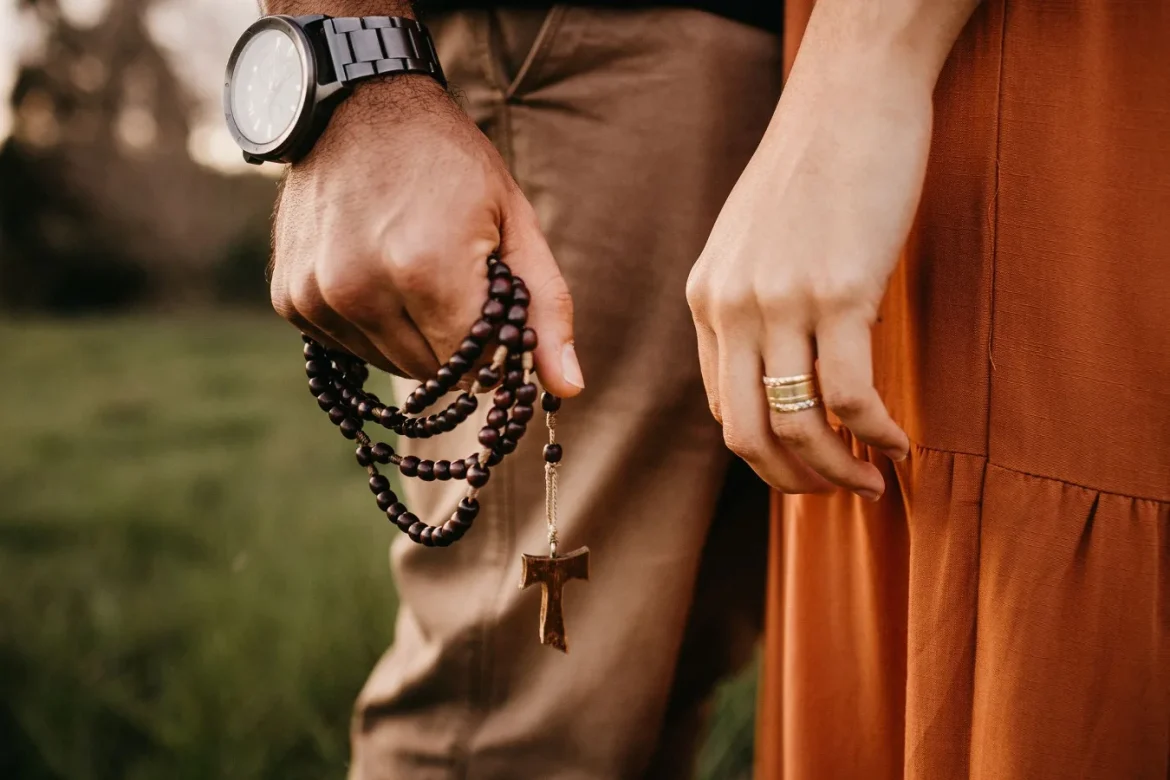 Gold Rosary Necklace Buying Guide - gold rosary necklace