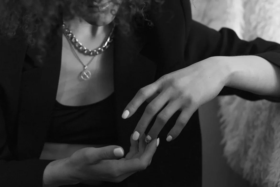 Hamsa Hand Necklace Buying Guide - hamsa hand necklace