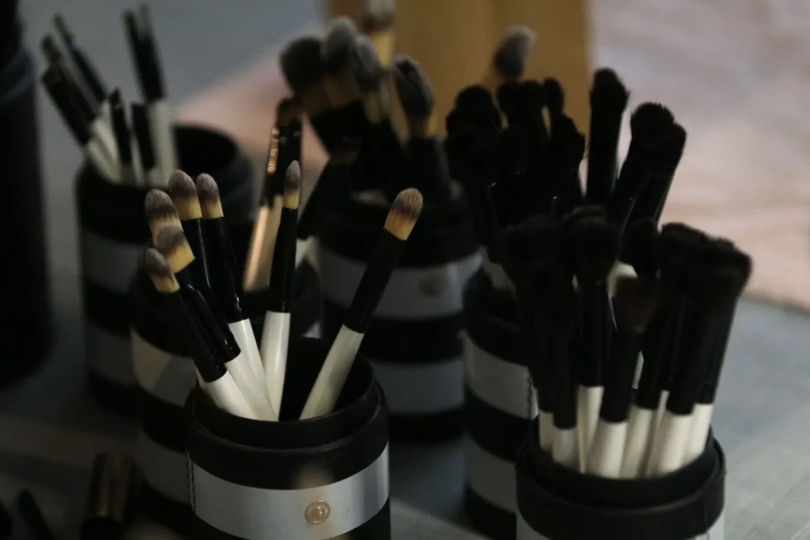 Japanese Makeup Brushes: A Buying Guide - japanese makeup brushes