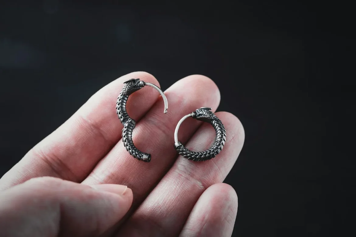 Men’s Hoop Earrings: How to Choose Well - earrings mens hoop