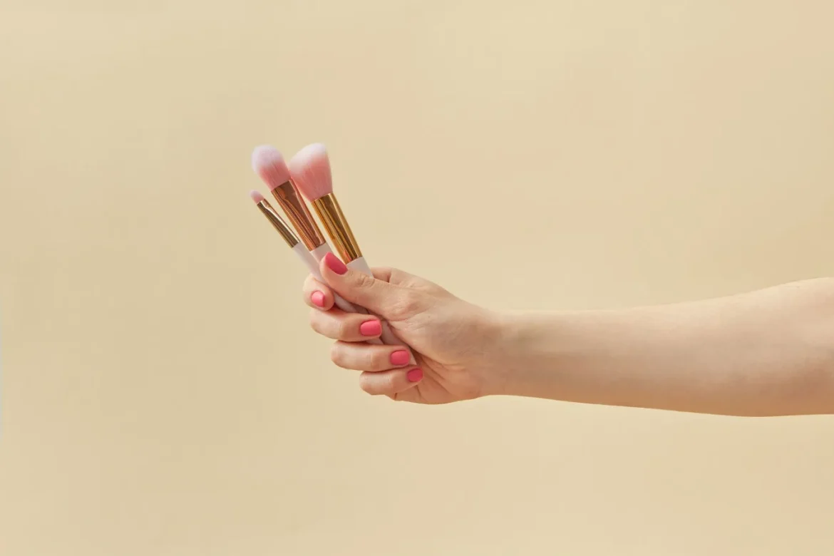 Pink Makeup Brush Set: What to Look For - pink makeup brush set