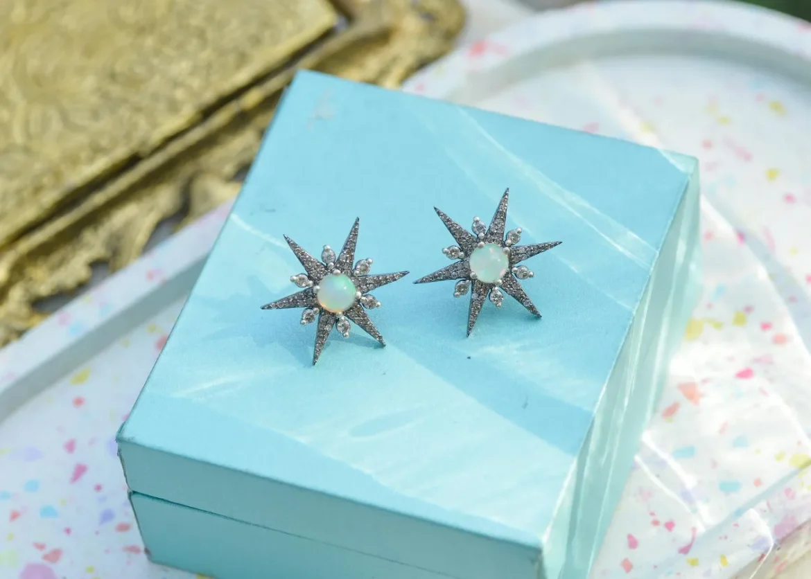 Star Huggie Hoop Earrings: Buying Guide - star huggie hoop earrings